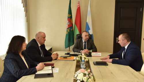Министр сельского хозяйства Республики Беларусь Игорь Брыло провёл в Глубоком приём граждан